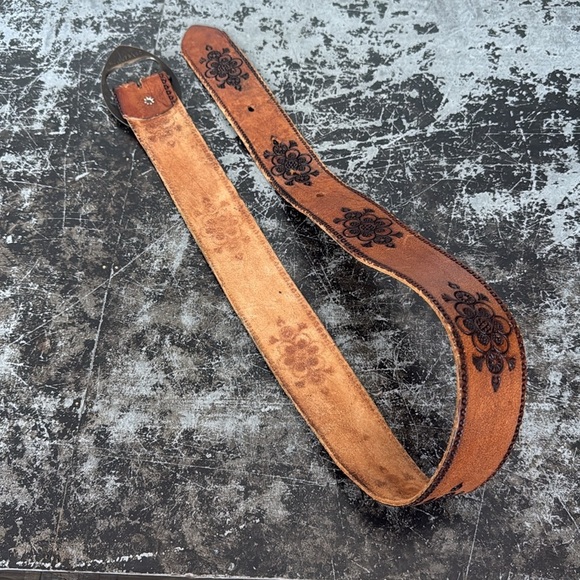 Brown Leather Handmade Belt with Floral Design size 40" - Picture 4 of 4